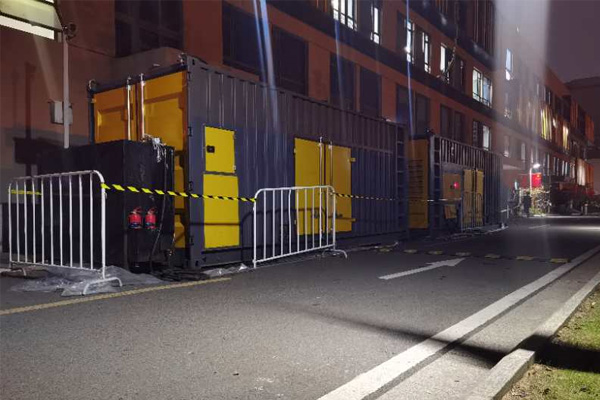 肃南柴油发电机组的输出电压是如何调节的？