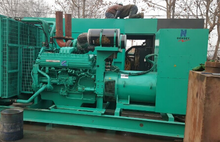 肃南发电机组如何判断水冷式机油散热器内部是否需要清洗？